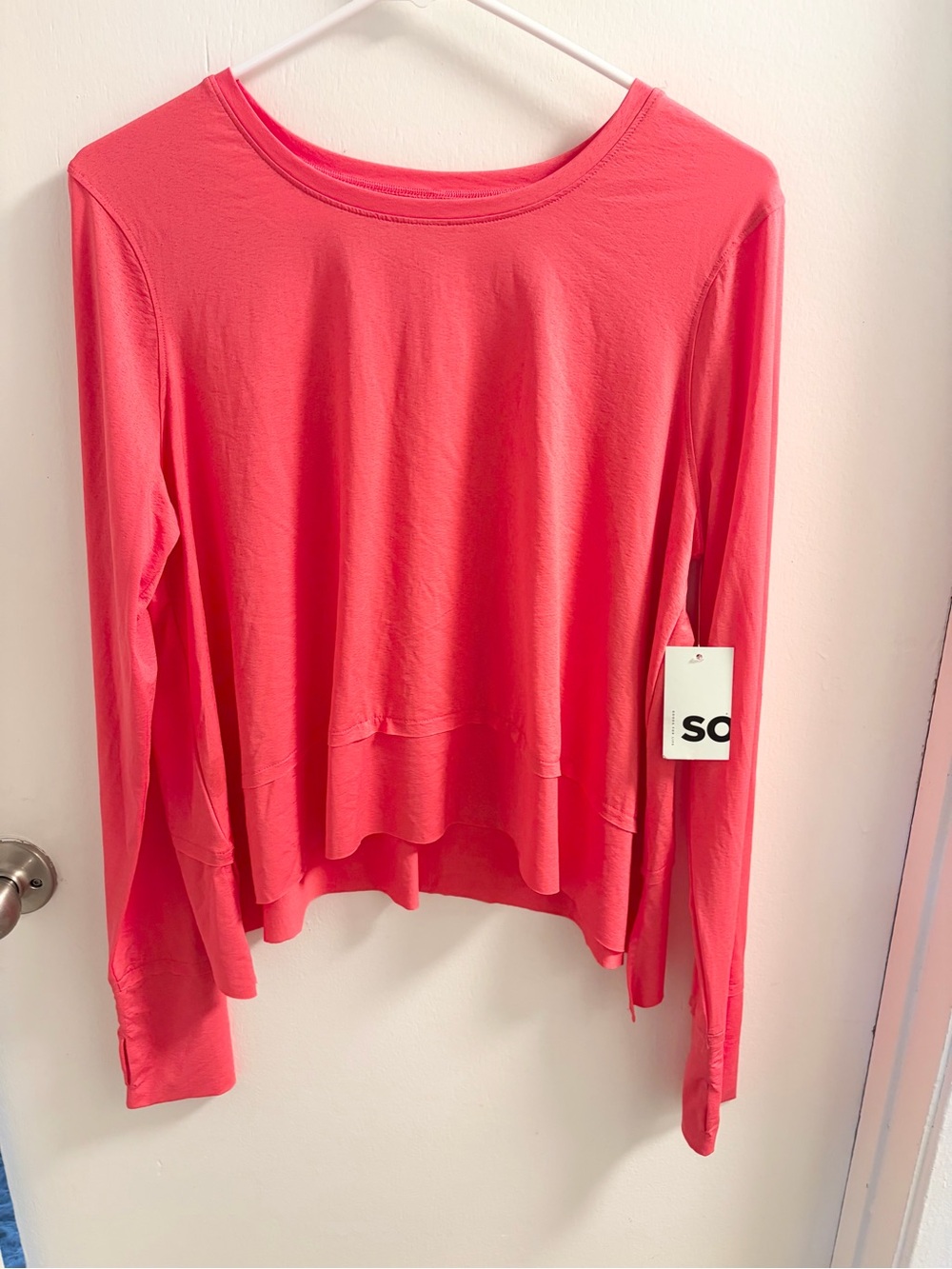 NWT SO Long Sleeve Cropped Activewear Gym Top L Pink Thumbholes
